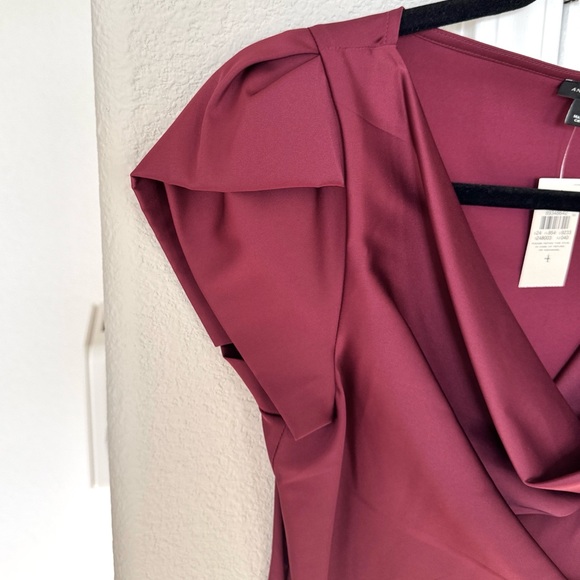 Ann Taylor Burgundy Cowl Neck Shell - size 4, seashell cap sleeve - Picture 4 of 4